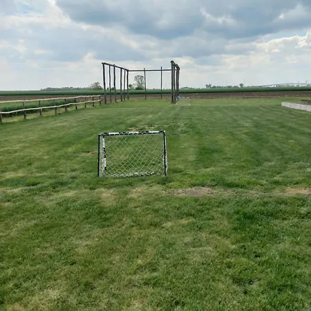 بيت للعطل Salas Trikic *