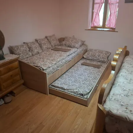 بيت للعطل Salas Trikic