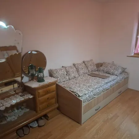 بيت للعطل Salas Trikic